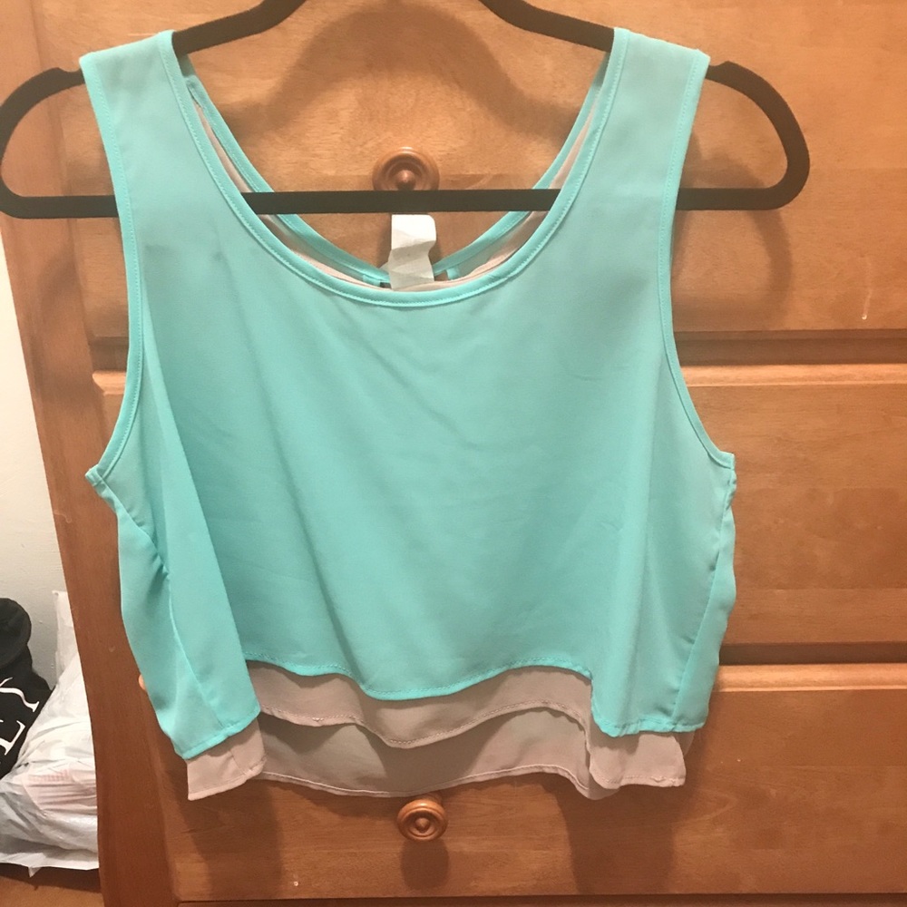 NWT cropped tank top